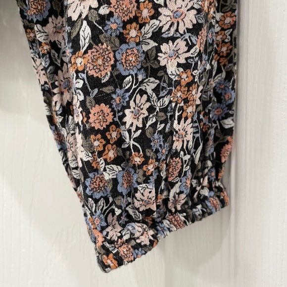 American Eagle Outfitters Floral Cropped Shirt - Picture 12 of 16